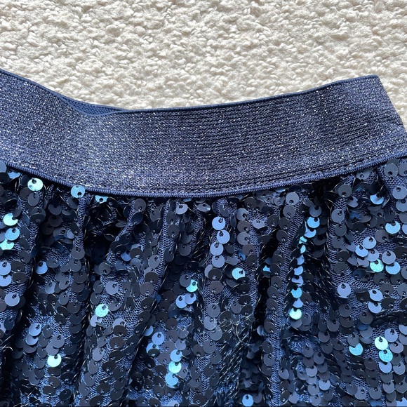 Blue sparkly skirt - Picture 2 of 4